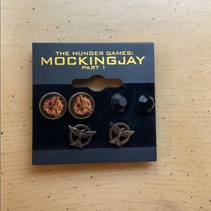 NWT Hunger games earrings